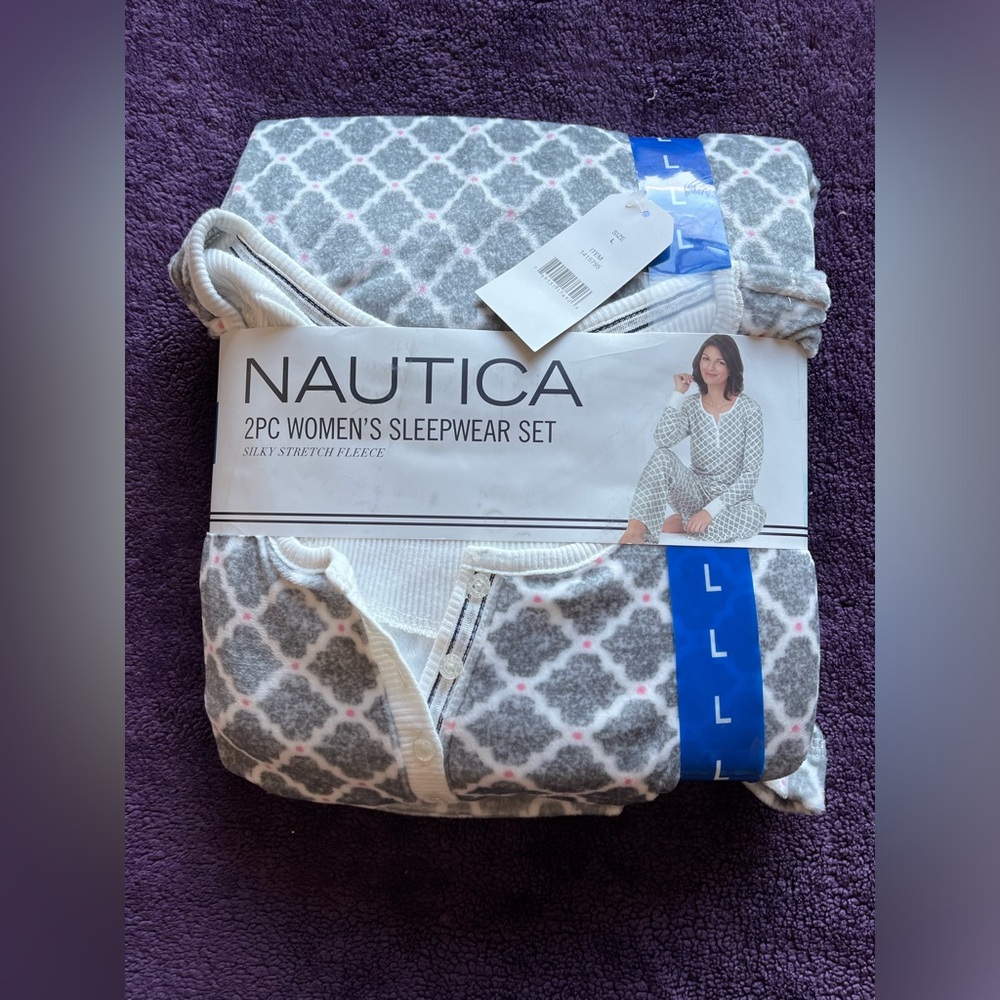 Nautica Gray and White Women's Sleepwear Set